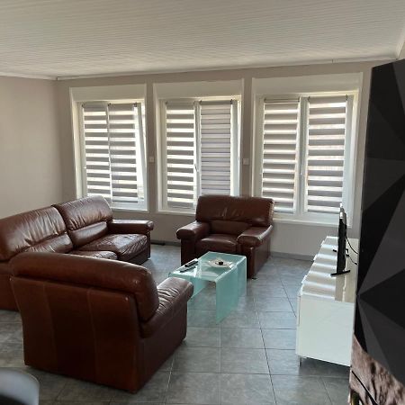 Appartement 2 Chambres Spacieuses Avec Terrasse Brouckerque Bagian luar foto
